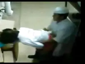 Servi film porno com ...