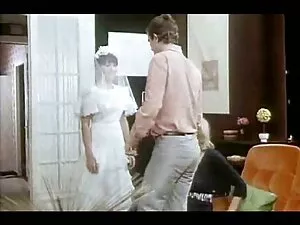 Elle l'a secoué sur  ...