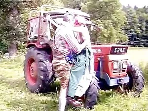 Baissé son pantalon  ...